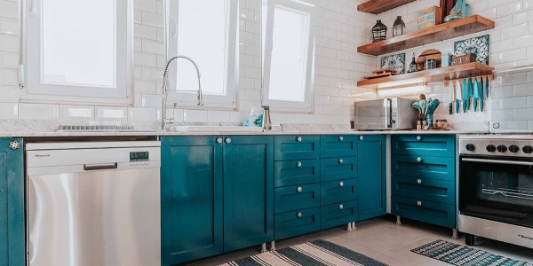 Esmalte al Agua: La Pintura Versátil para Interiores y Exteriores